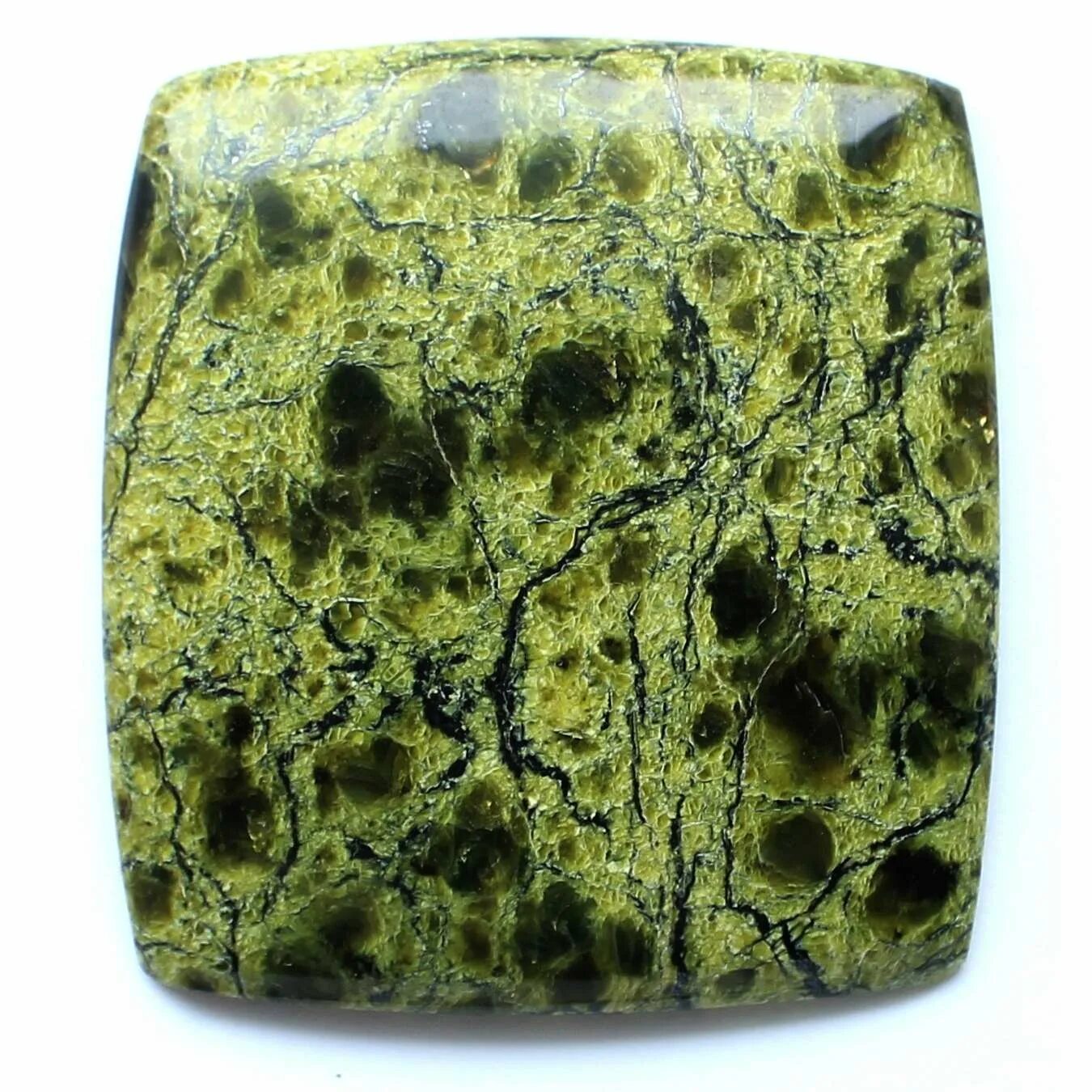 змеевик нигресцит. змеевик минерал. змеевик камень минерал. змеевик серпантин менкрал. змеевик галтовка.