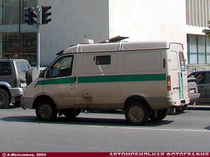 Форд транзит броневик. Volkswagen caddy инкассатор. Митсубиси л200 бронированный. Б у инкассаторские машины. Ford transit инкассаторский.