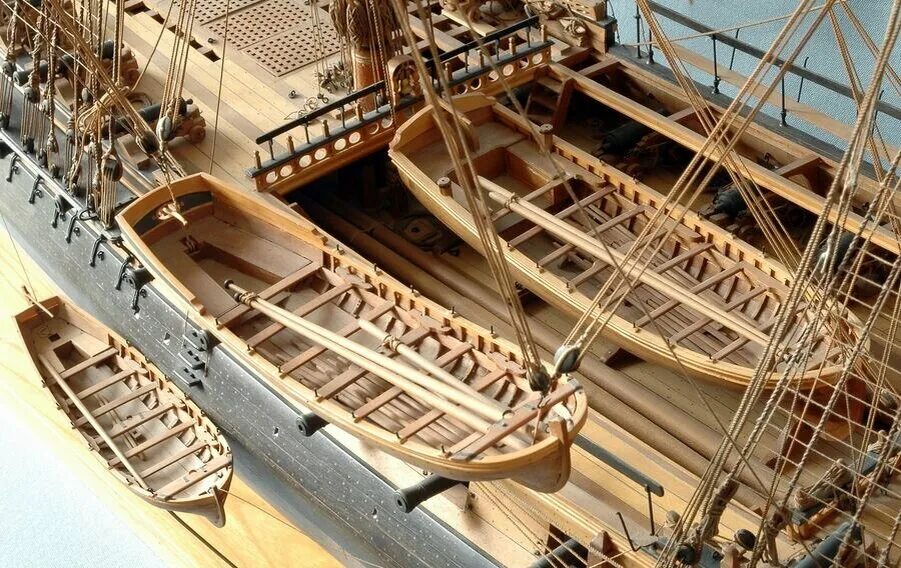 La Belle poule модель корабля. Корабль la Belle poule. HMS Victory (1765) модель корабля. HMS Victory 1765 модель. Палуба шлюпки