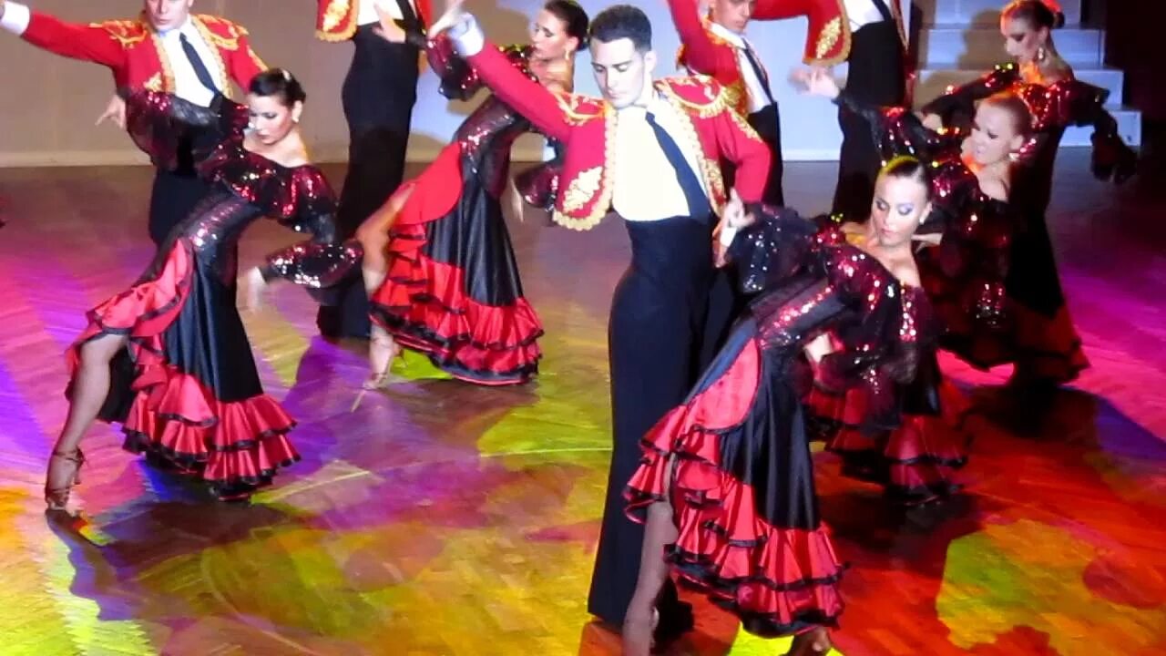 Испанский народный танец 6. Испанский народный танец Фанданго. Болеро танец Испания. Фанданго фламенко танец. Сегидилья испанский танец.