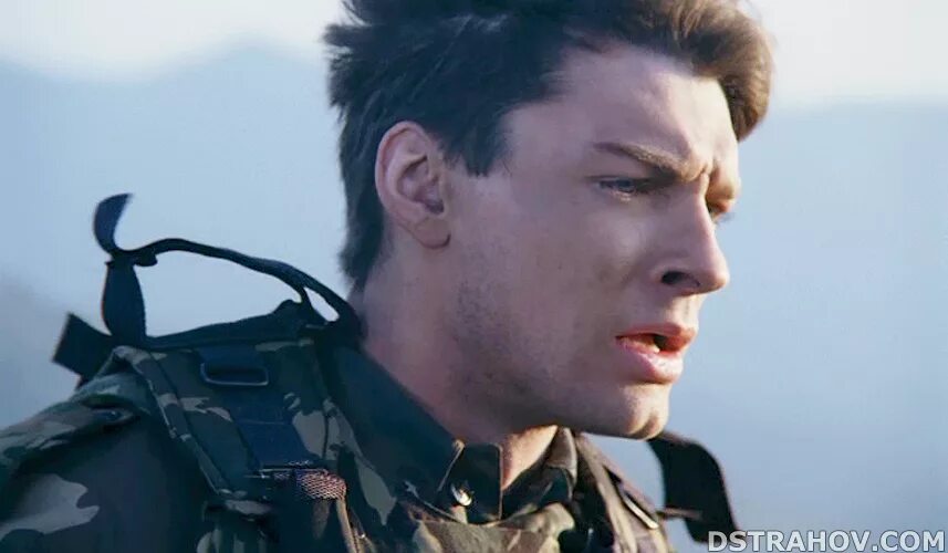 алексей хворостян я служу россии. алексей хворостян служу россии. солдат с девушкой обнимаются. надо,. фон для презентации день победы.