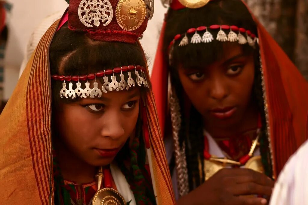 Народы ливии. Ливийский национальный костюм. Ливия Национальная одежда. Ливийские племена.