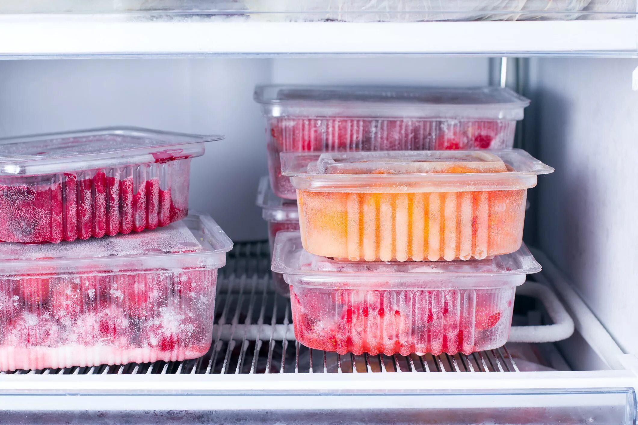 Желатин можно замораживать. Контейнеры для заморозки ягод. Пластиковые контейнеры для заморозки ягод. Контейнеры для заморозки одноразовые. Контейнеры для морозилки.