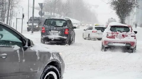 Ввиду снегопада движение на дорогах затруднено предлоги