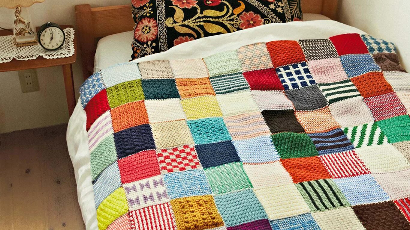 коврик из лоскутков ткани. круглые плетеные коврики. лоскутное вязание спицами. коврик пэчворк. коврик из лоскутков.