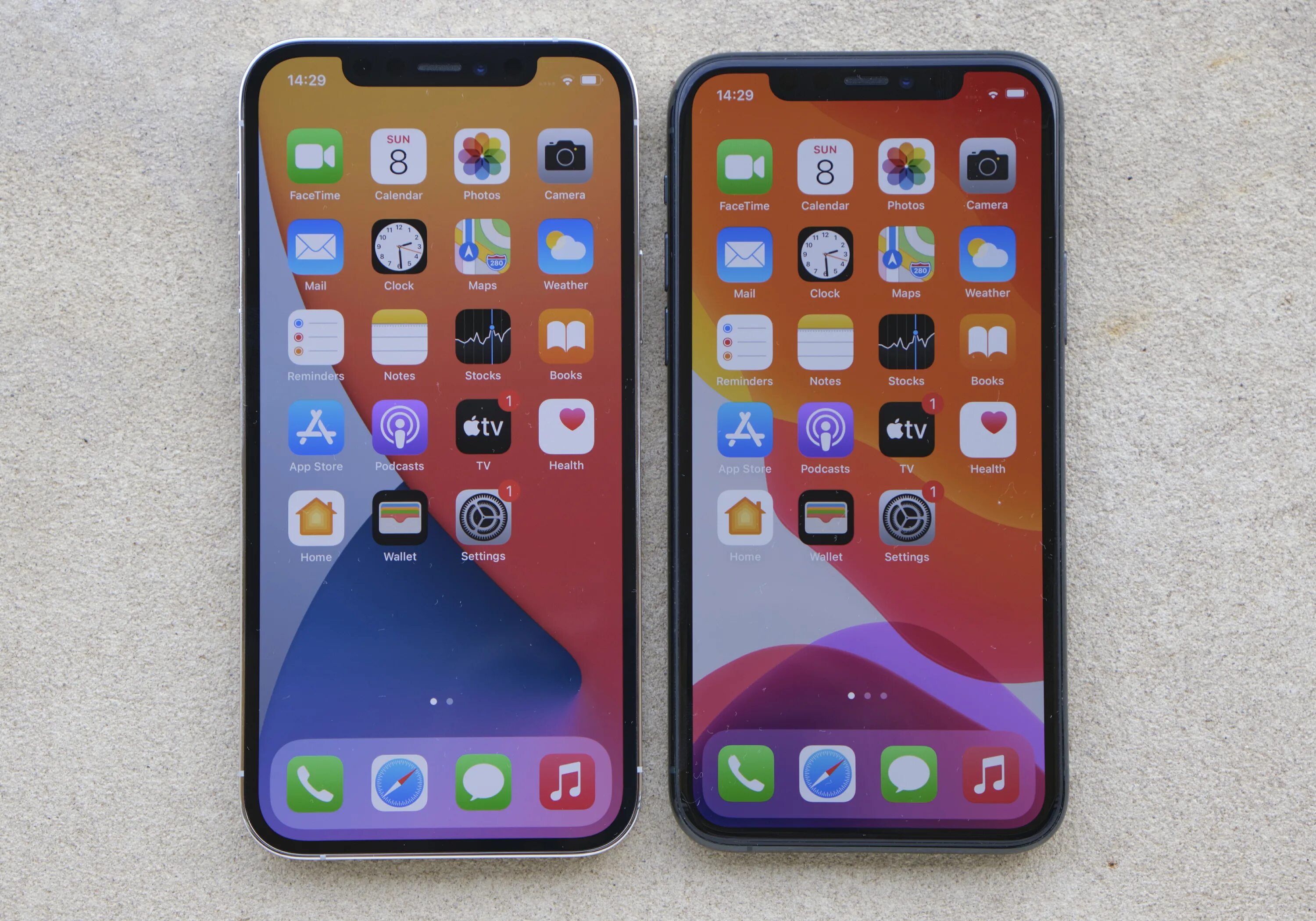 Что лучше iphone 12 pro. Apple iphone 10 Pro. Iphone 12 Pro. Iphone 11 Pro. Iphone 12 iphone 10.