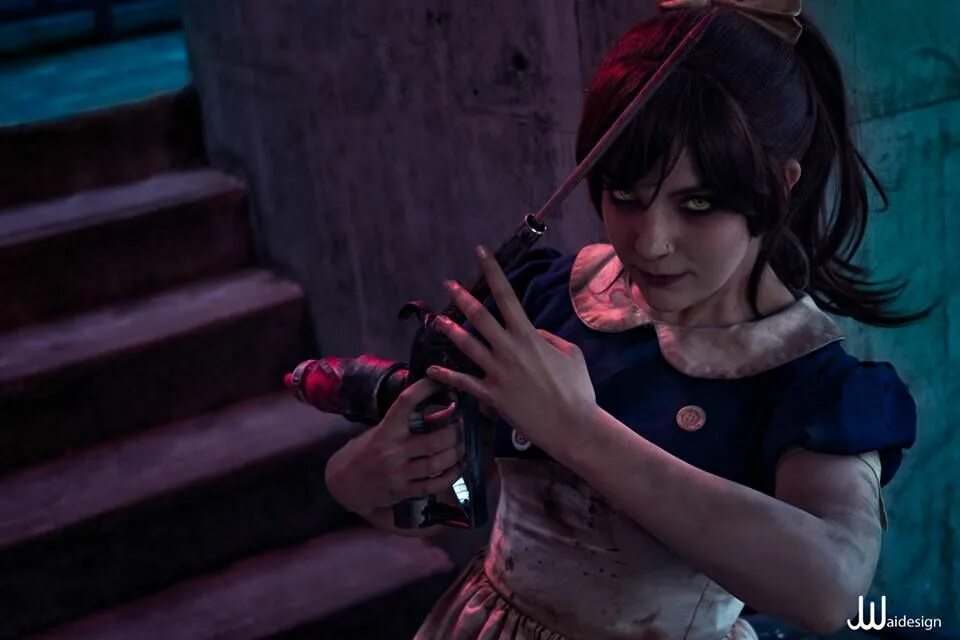 Маленькая сестричка биошок. Брат и сестра лежат на траве. Fb sister matching set. Bioshock 2 маленькая сестричка. Vikun_sister2.