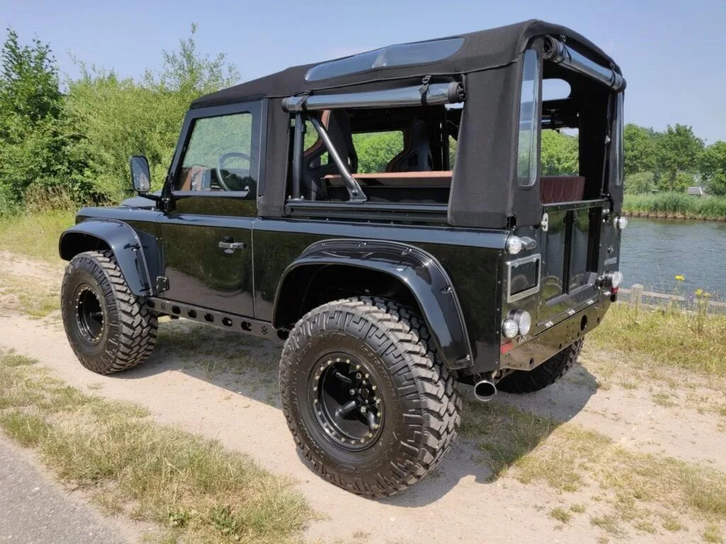 Defender td5. Defender 90 td5 styling. LR Defender 90 33 Wheels. LR Defender 90 габариты.