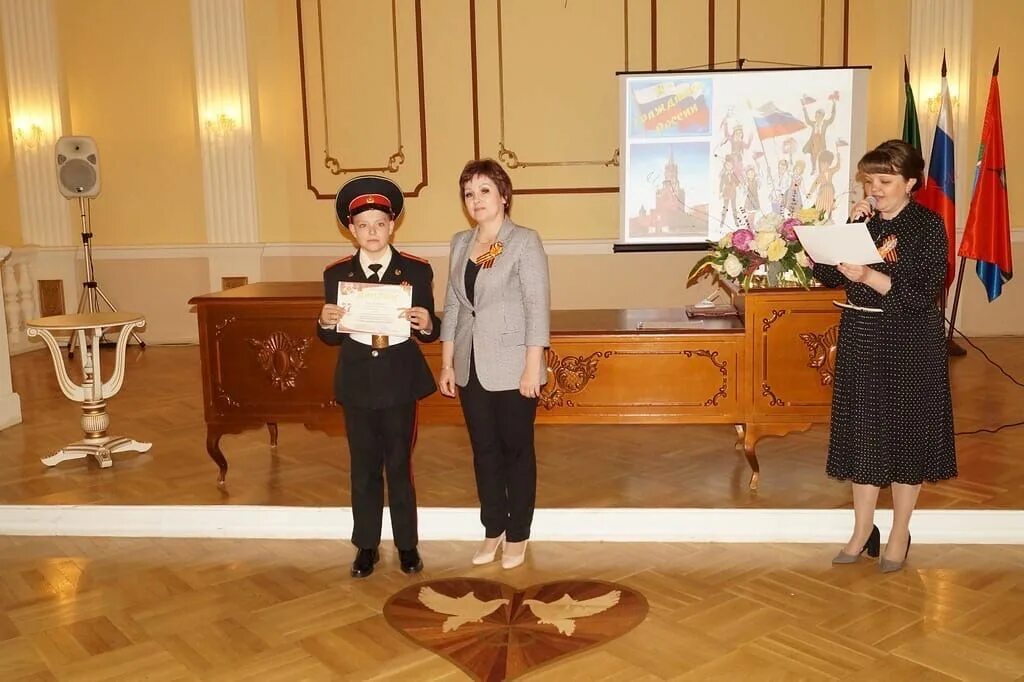 Дворец школьников бугульма фото. Дворец школьников бугульма. Загс бугульма фото изнутри. Дворец школьников в бугульме 2022 год. Дворец школьников бугульма.