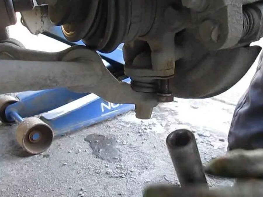 Как поменять гранату 2110. Как поменять гранату 2110. Шрус ваз 2112. Порванный пыльник шруса ваз 2110. Шруса ваз 2110.