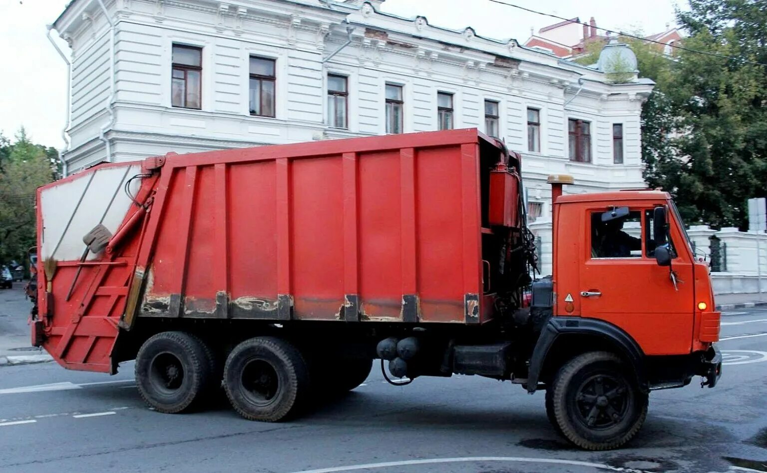 Газ 53 мусорка. Старые мусоровозы. Газ 52 ко 413 мусоровоз. Газ 53 контейнерный мусоровоз м30. Старые мусоровозы.