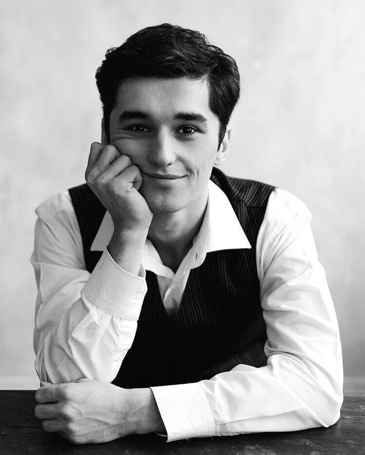 Ахмедов адамович. Азиз ахмедов актер. азиз ахмедов казань. азиз ахмедов театр на булаке.