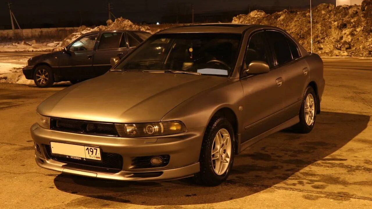 Галант 2000 год. Mitsubishi Galant 8. Mitsubishi Galant 7. Мицубиси Галант 2000. Митсубиси Галант золотистый.