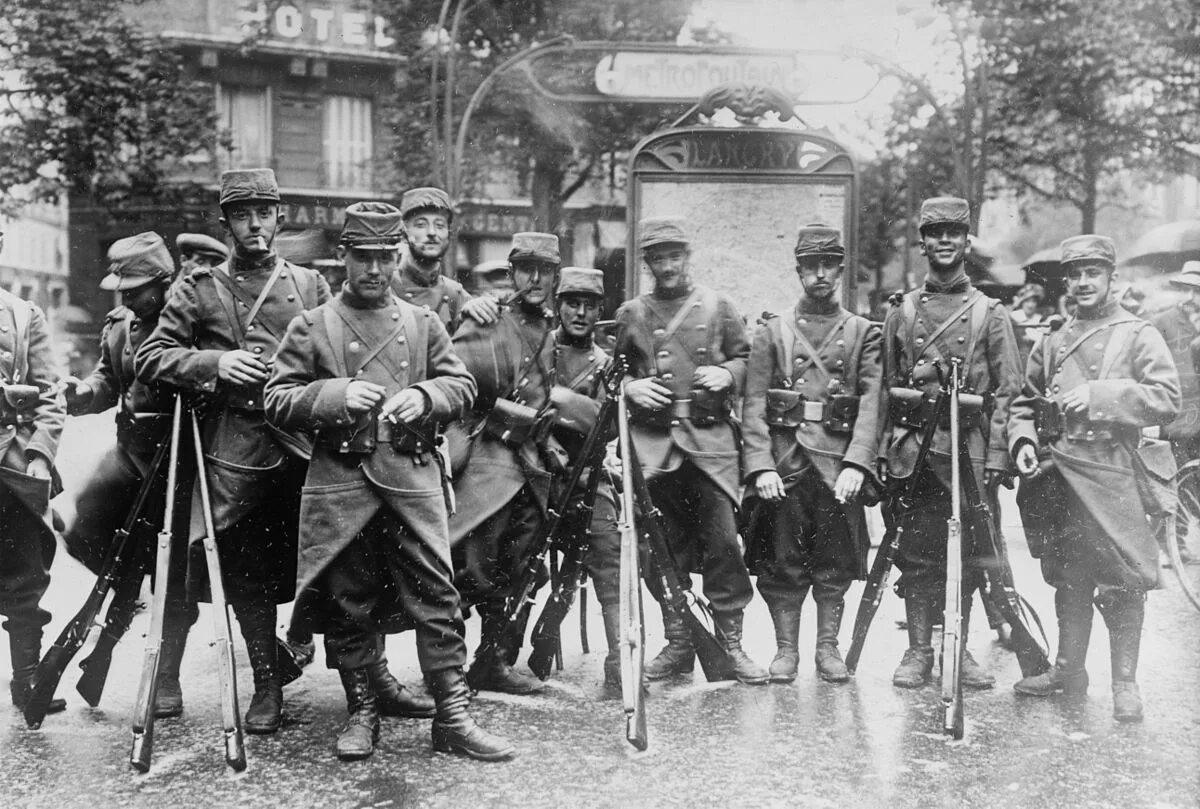 Во время первой мировой войны. Солдат Франции первой мировой 1914. Французский солдат ПМВ. Солдаты армии Франции 1914 год.
