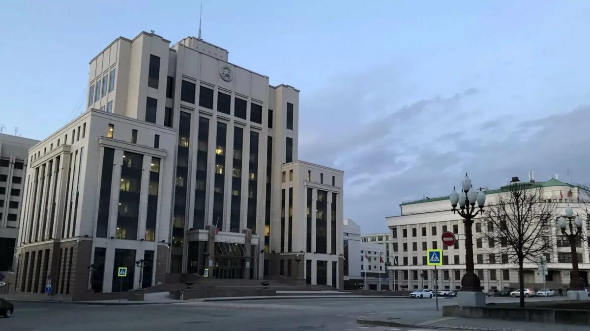 Киев дом правительства. Здание совета министров усср. Дом правительства татарстана казань. Здание кабинета министров. Киев дом правительства.