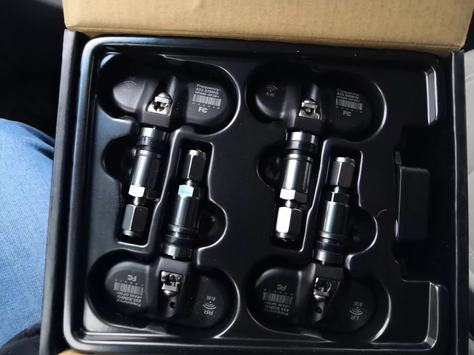 Можно ли ездить без датчиков давления. Датчик давления teyes. teyes tpms датчики. датчики давления teyes tmps. teyes tpms вентиль.