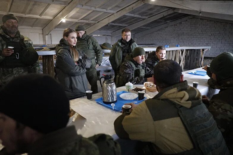 Связь в зоне сво. На передовой. Автоколонна с новогодними подарками для бойцов. Мобилизованные на передовой в зоне сво. ЮВО Ростов сво.