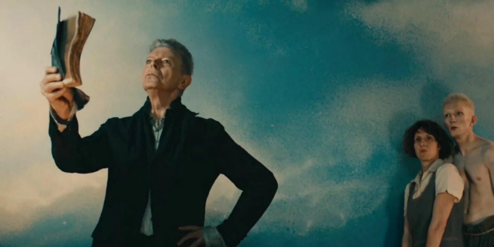 Black star дэвида боуи. дэвид боуи последний клип. David bowie is it any wonder?  2020. David bowie blackstar 2016. дэвид боуи клип лазарус.