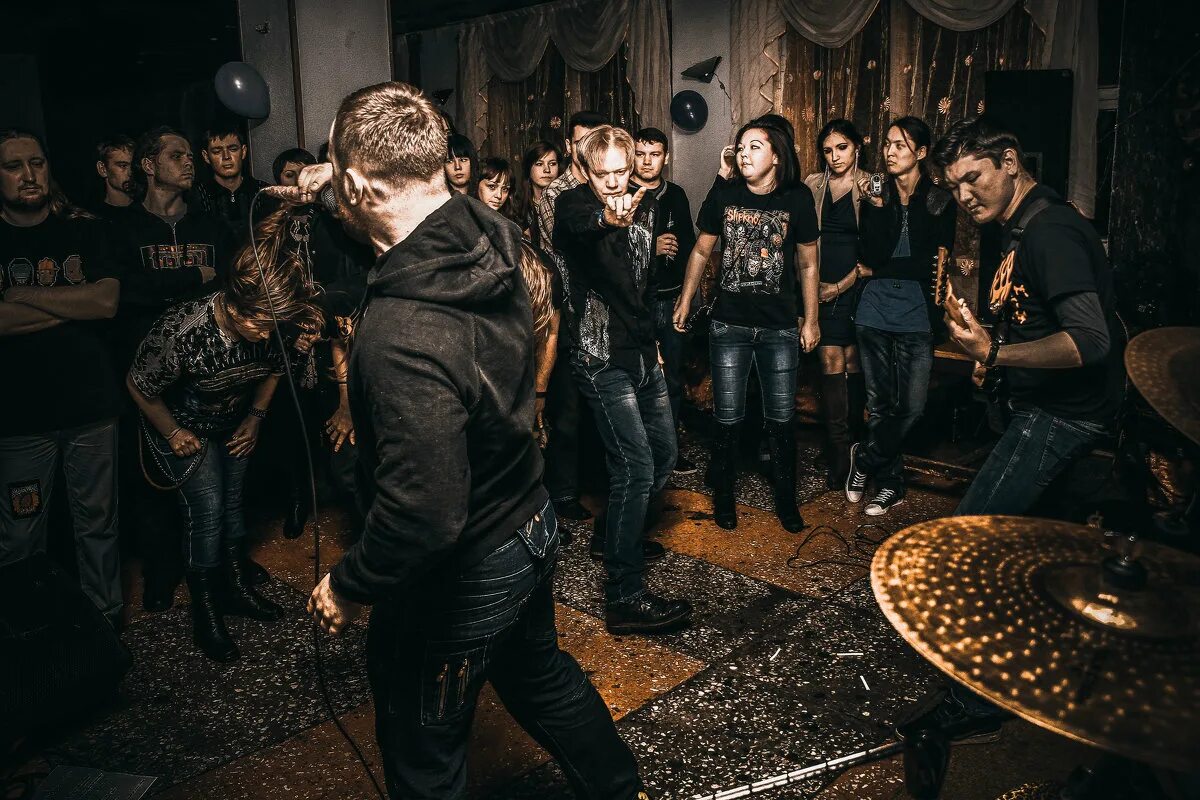 Rock форум. Rock форум. Кипелов. Группа серьга картинки. Книги серии альтернативный рок.