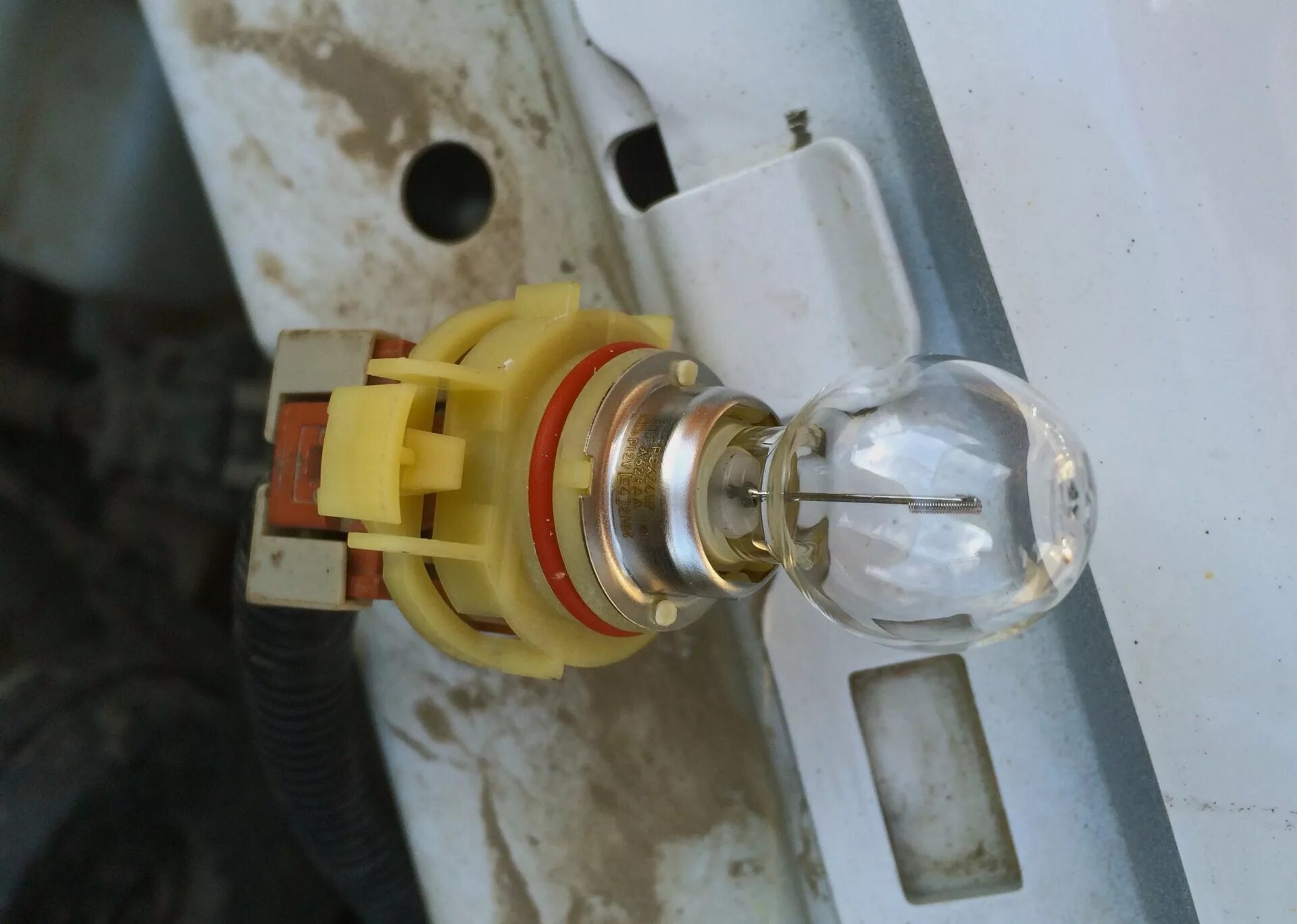 Замена противотуманной лампочки шевроле. Лампочки ближнего света шевроле спарк m300. Замена противотуманной лампочки шевроле. Птф на шевроле круз 2010. Chevrolet cruze 2013 1.