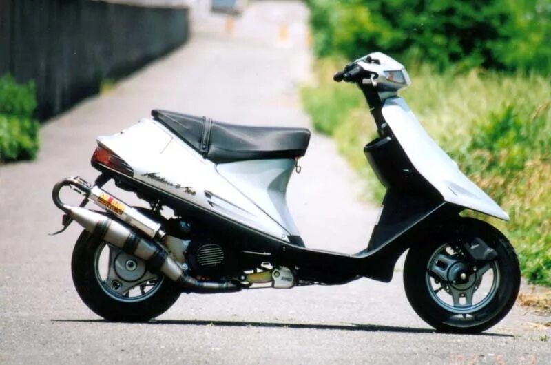Скутер адрес 100. Скутер адрес 100. Suzuki address v100. Suzuki address 100 тюнинг. Скутер адрес 100.