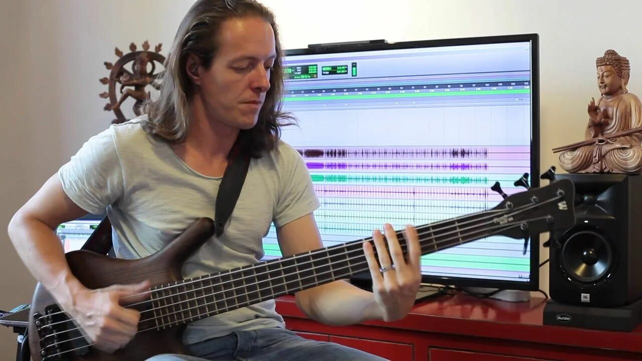 Amos Williams. Группа Tesseract. Магнус Андерссон гитарист басист. Amos Williams Bass. Bass player