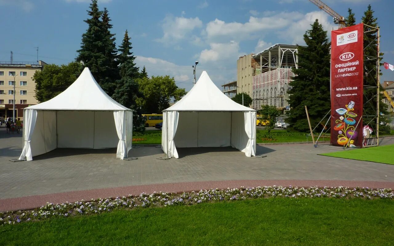 Два шатра