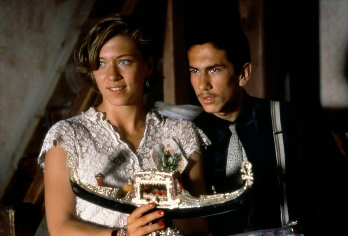 чёрная кошка белый кот фильм кустурицы. черная кошка белый кот кустурица. черная кошка белый кот фильм 1998. чёрная кошка белый кот фильм. белый кот черная кошка фильм кустурица.