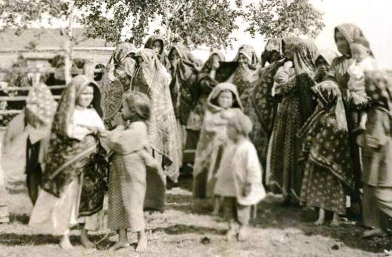 Татары в древности. Волжские татары 19 век. башкиры 19 век. хиджаб в древности. татарки в хиджабе 19 век.