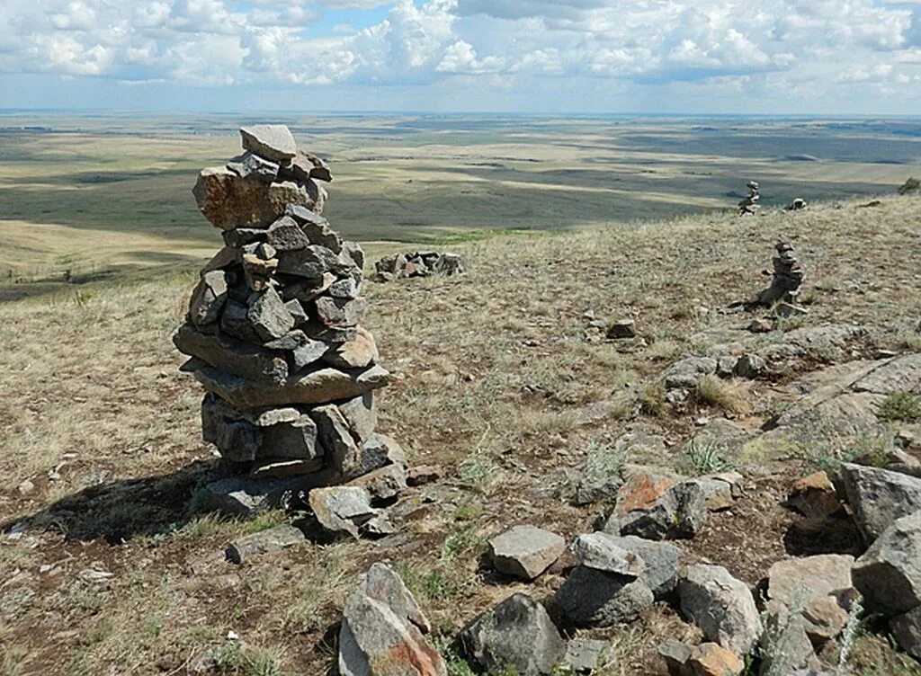 Урал в древности. Заповедник Аркаим Урал. Аркаим Городище. Древние арии Аркаим. Аркаим камни.