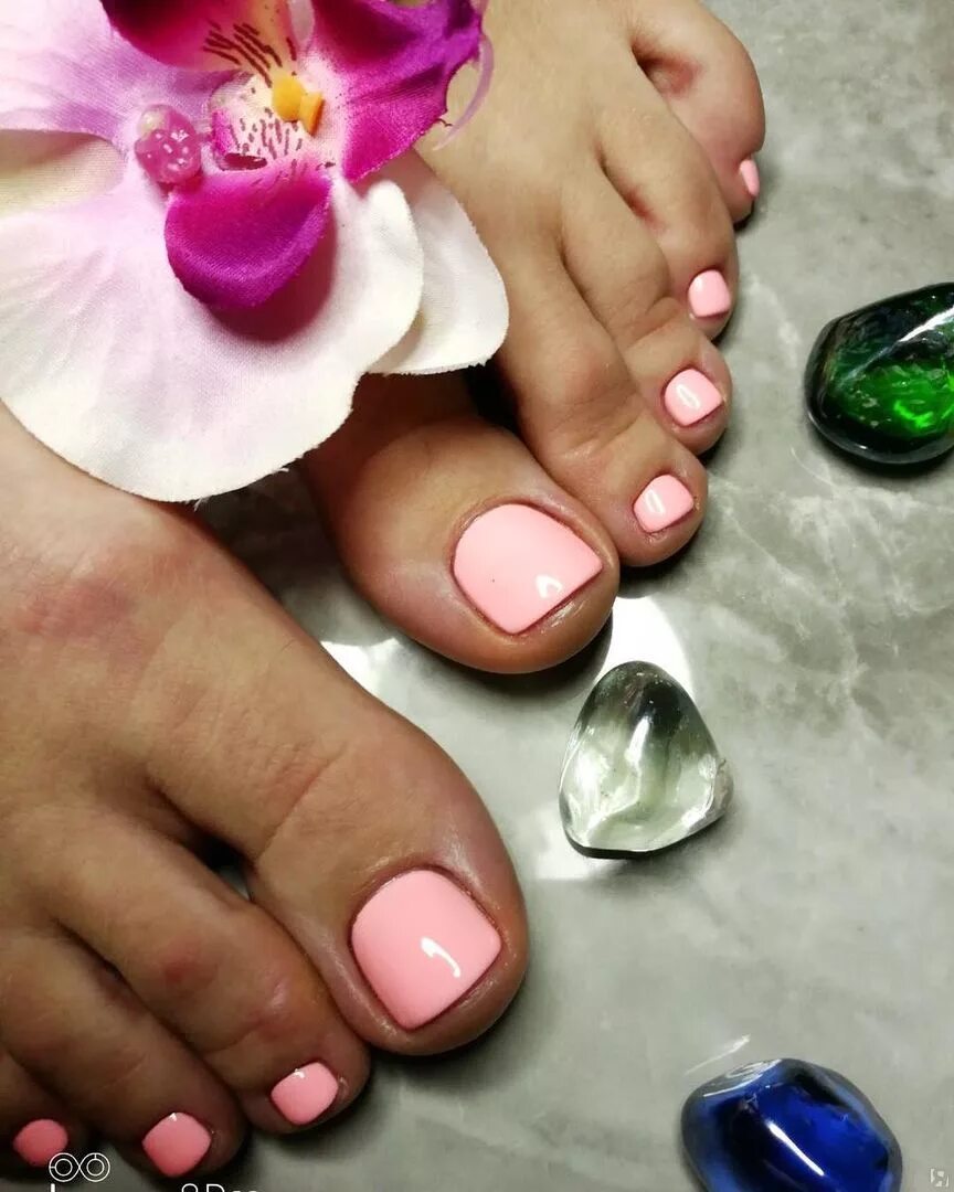 рядом сделать педикюр. рядом сделать педикюр. педикюр клипарт. рядом сделать педикюр. женские ноги.