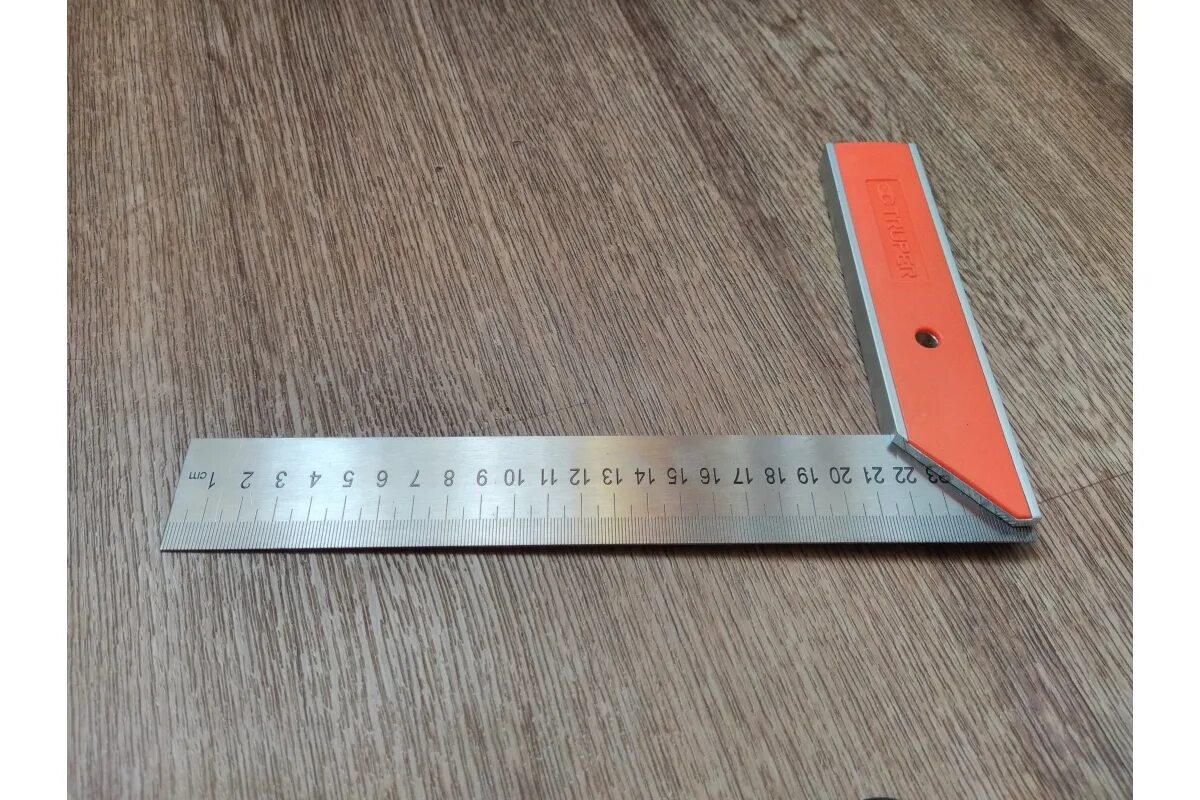 Угольник столяра букв. Угольник свенсона метрический. Угольник столяра букв. Metriс угольник стальной. Угольник столярный профессиональный swanson.