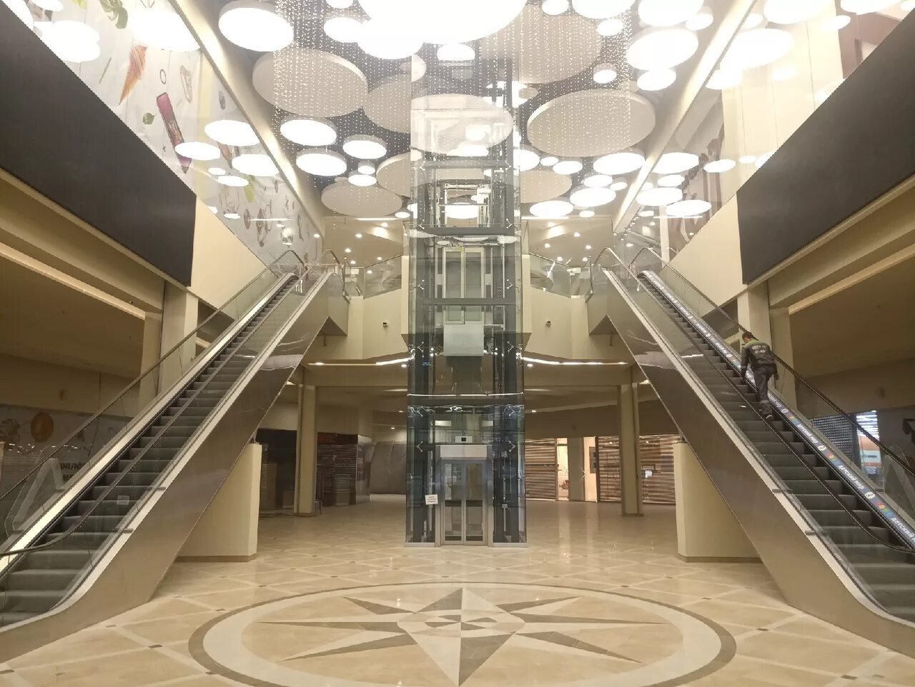 Трк плазма. Плаза мурманск. плазма торговый центр. мурманск трк «plazma». мурманск трк плазма внутри.