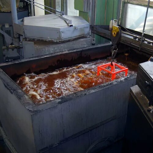 Масляная ванна. Масляная закалочная ванна вм 12.9.6/0,6. масляные ванны для закалки деталей. ванны для закалки металла. масляная ванна для закалки.