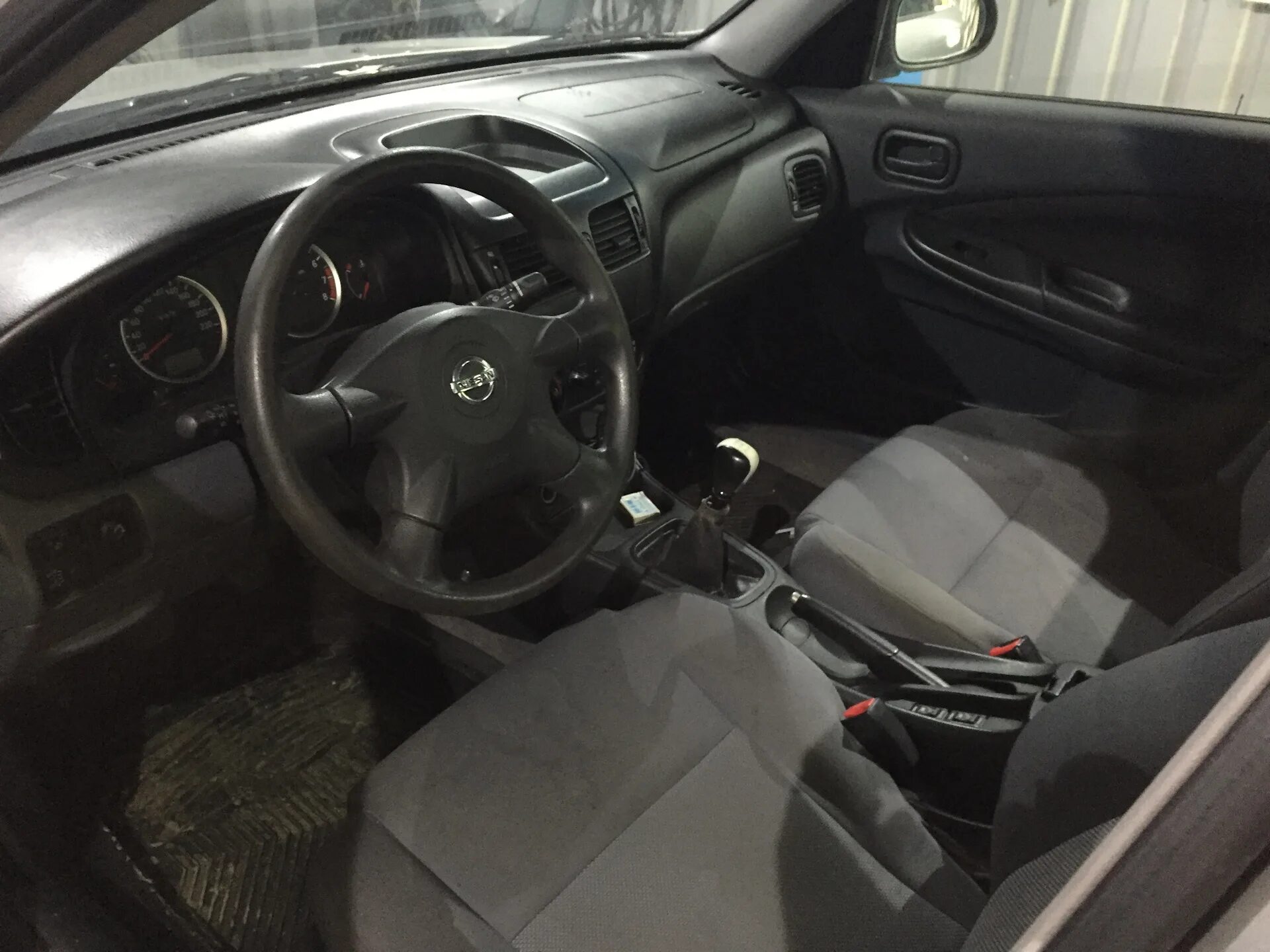 5мт комфорт. Nissan almera n16 салон. Альмера n16 салон. Nissan альмера n16. Ниссан альмера н16 рестайлинг салон.