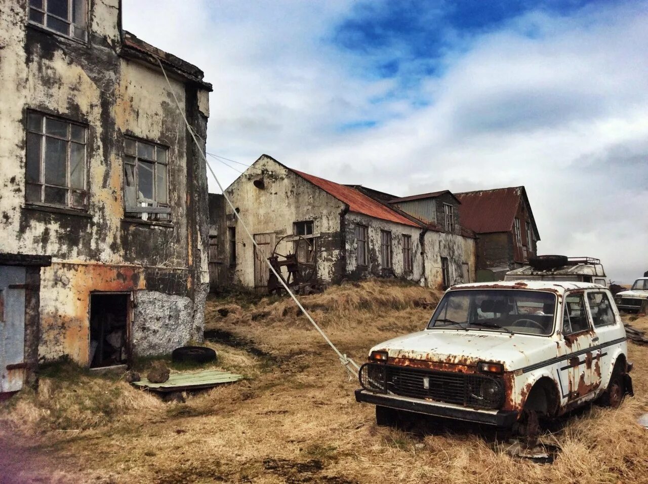 Заброшенные села Молдавия. Заброшенный город. Брошенные города. Брошенные города России.