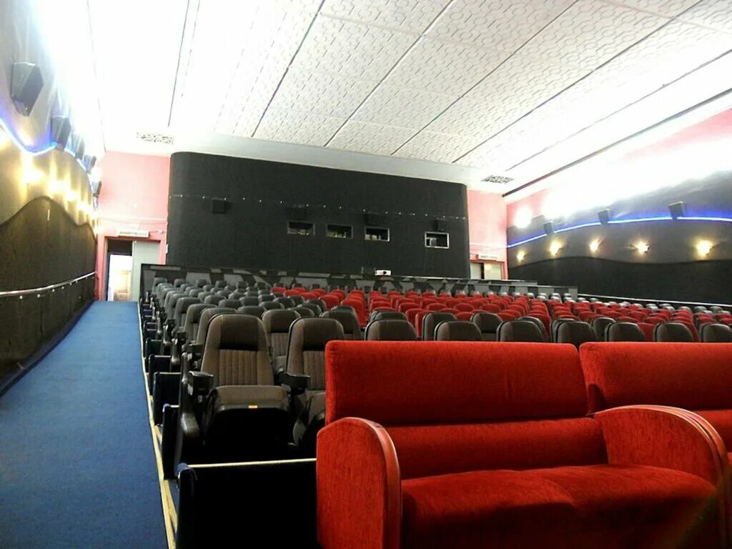 кинотеатр в пушкинском курск. кинотеатр в пушкинском курск. мегагринн курск кинотеатр зал комфорт. кинотеатр люксор балашиха. кинотеатр синема 5 казань.