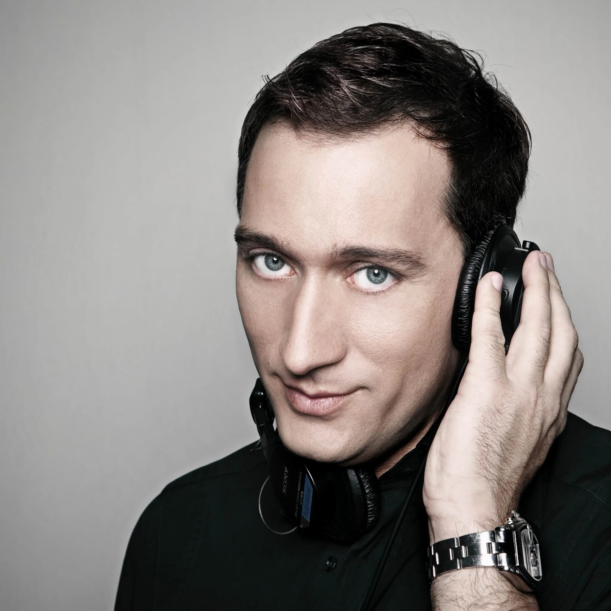Paul van dyk 2022. Пол ван дейк. Слушать пол ван дайка. Paul van dyk 2022. Пол ван дайк музыкант.