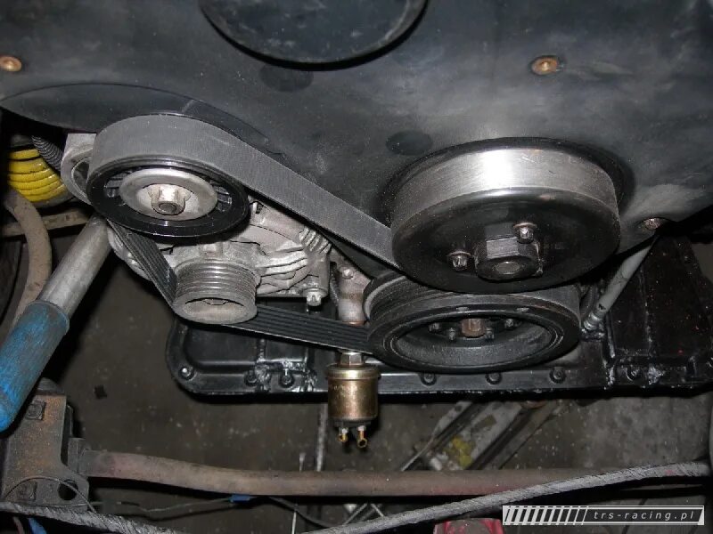 убрал гур. додж караван система егр. насос гура опель x25xe. прокачка тормозов ауди 80 б3. гур лопнул это.