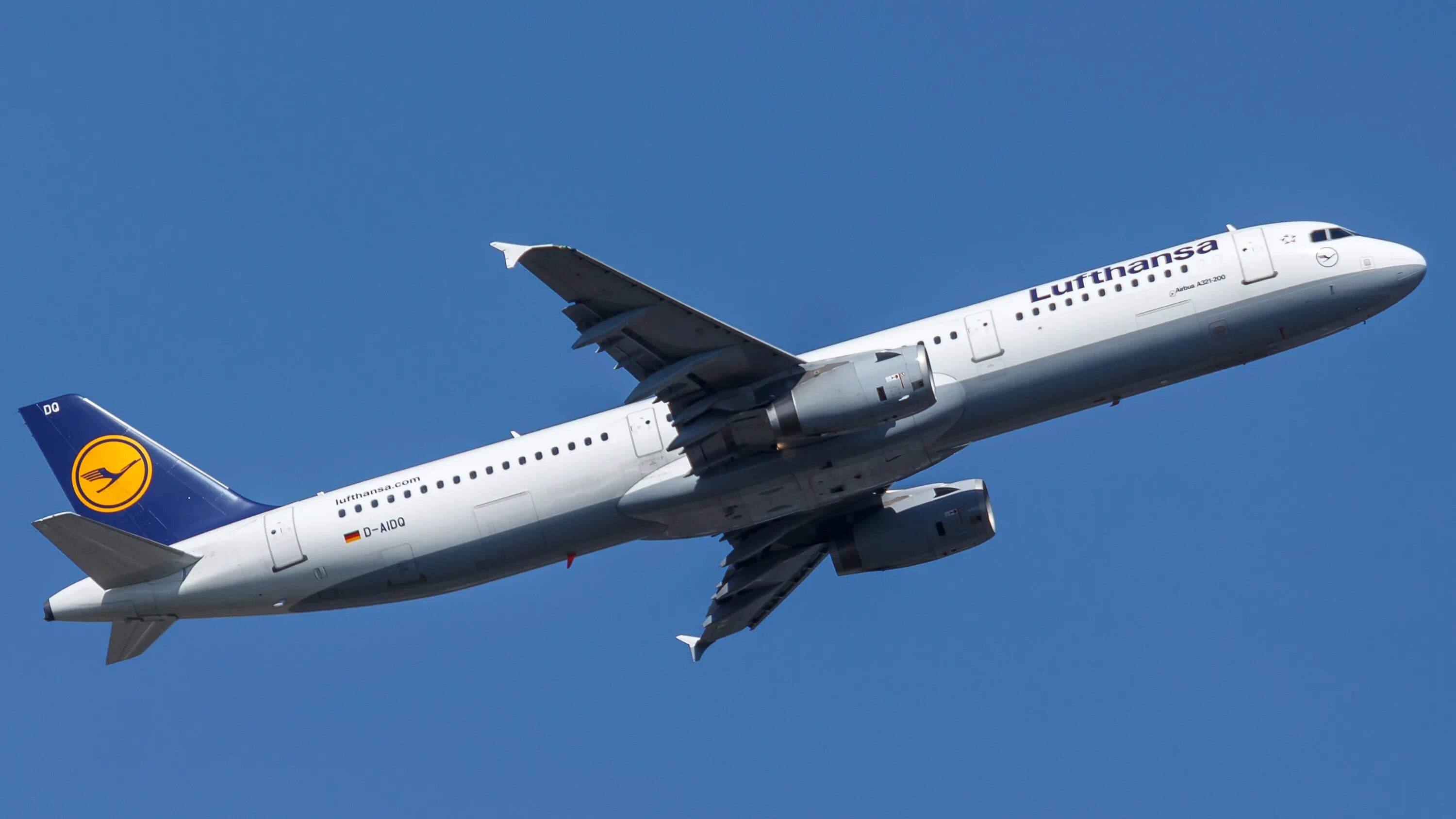 Аэробус а321 аэрофлот. Airbus a321 самолет. Самолеты аэрбасы 321 аэрофлот. Airbus a321 sharklets бизнес. Аэробус а321 фото.