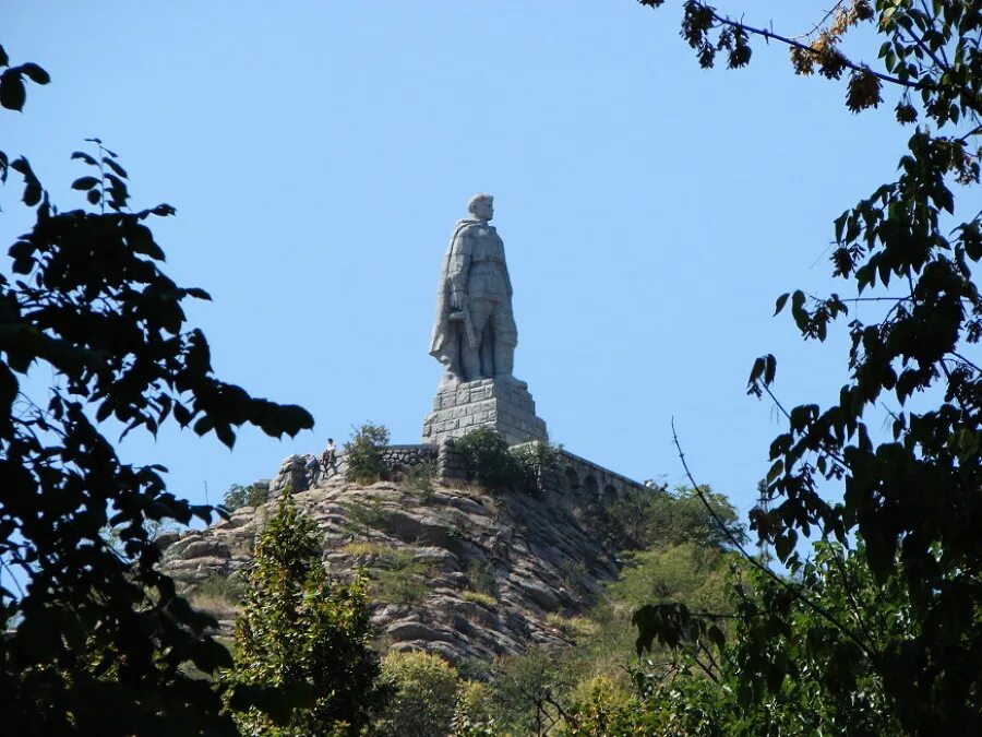 Алеша Пловдив Болгария. Памятник алёше в Болгарии. Алёша (памятник, Пловдив). Памятник воину освободителю в Болгарии Алеша.