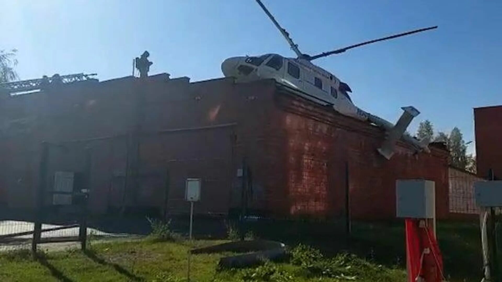Ижевск пересадка. Ижевск вертолет санавиация. ижевск упал вертолет в 1ркб. падение санитарного вертолета в ижевске. в ижевске упал вертолет санавиации.