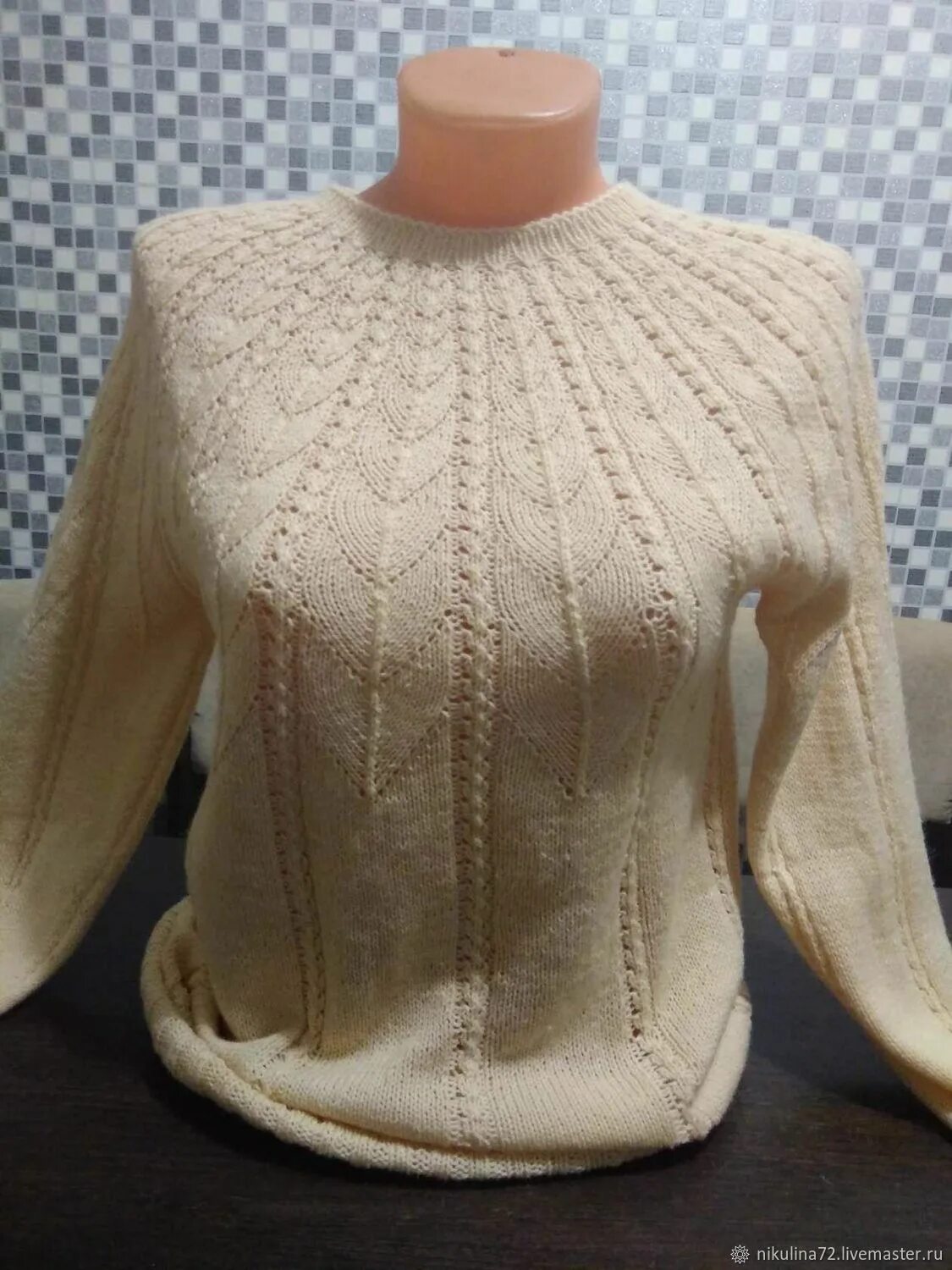 Кофта вязанная спицами реглан. Пуловер Yoke pattern by Yoko hatta с круглой кокеткой. Кофта реглан. Свитер реглан сверху. Свитер реглан сверху спицами.