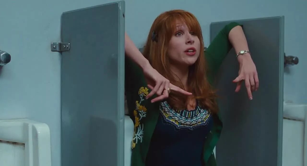 Америка оливо стервозные штучки. Эрин каммингс в фильме стервозные штучки. Эрин каммингс стервозные штучки. Julia voth 2009. Эрин каммингс стервозные штучки.