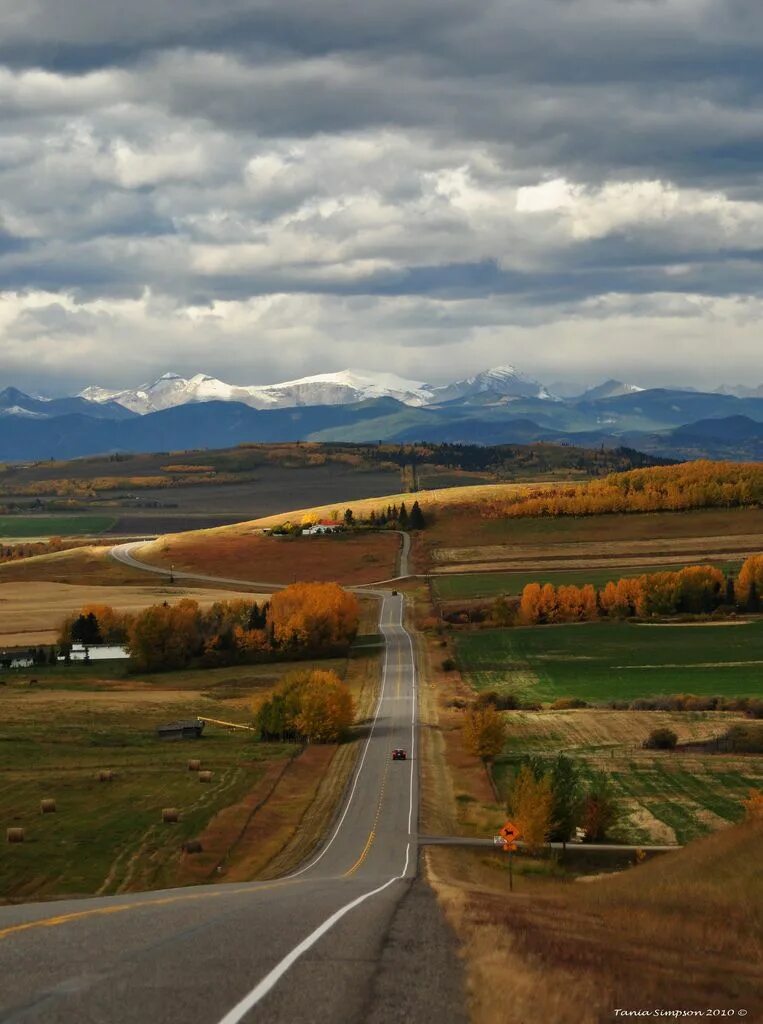 Кантри роуд. Живописные дороги Монтаны. Дорога в горы фото красивые. Country Roads Denver.