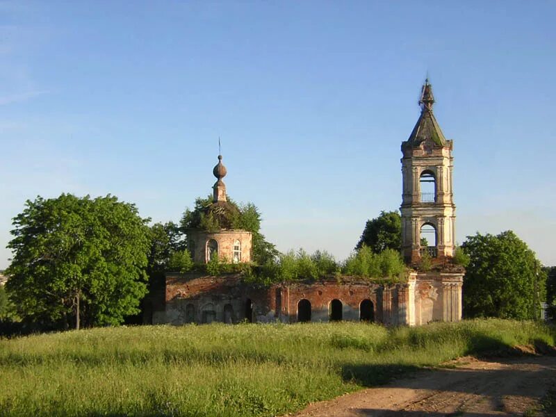 Село никольское рузский. Церковь Николая Чудотворца Рузский район. Никольское Долгоруково. Церковь Николая Чудотворца в Никольском-Долгорукове. Храм в Никольском Рузский район.