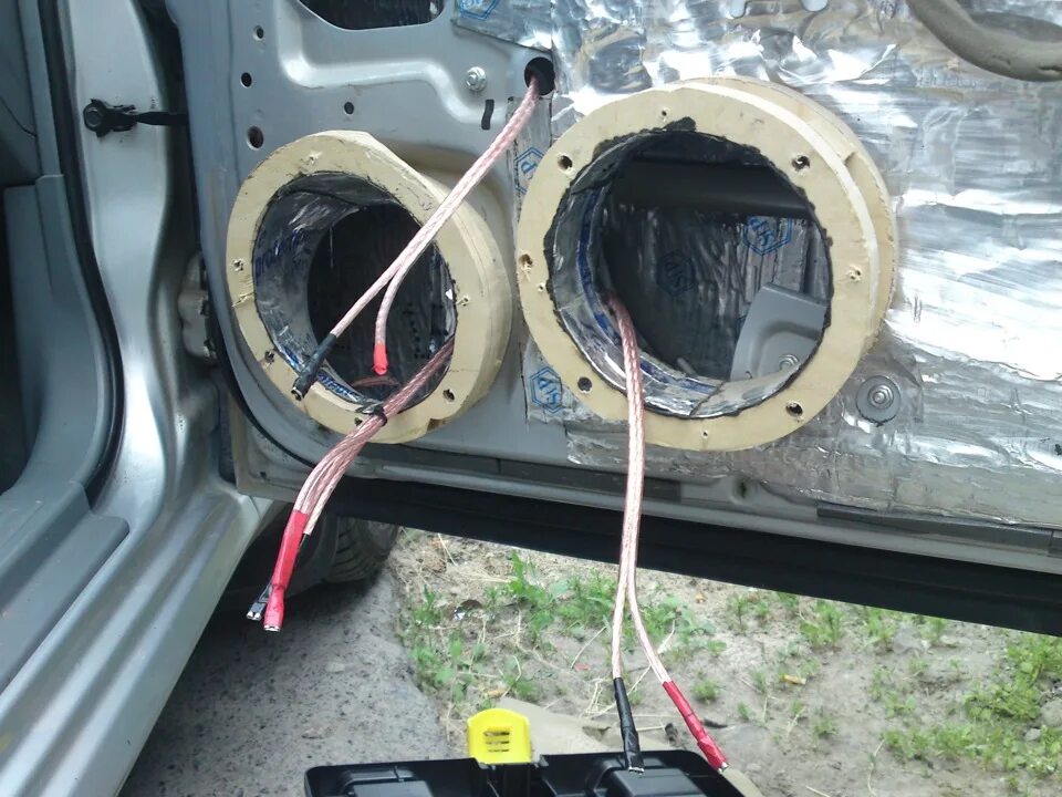 Провода под динамики. Автозвук шевроле лачетти седан. шевроле лачетти хэтчбек автозвук. динамики в лачетти седан. провода на динамики лачетти.