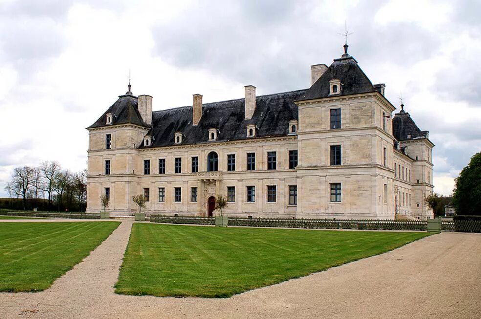 Французский фран. Анси Ле Франк замок. Замок де Кланьи. Шато Кланьи. Chateau d’Ancy-le-Franc.