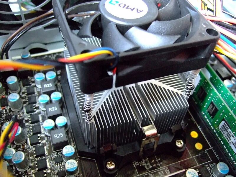 Как узнать кулер на процессоре. Боксовый кулер амд 7200. кулер amd av-z7uh408003-0908. фх 8120 боксовый кулер. кулер на процессор rdm8025sa.