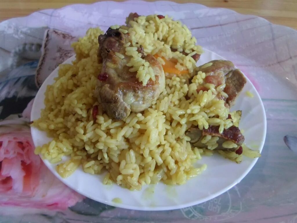 рис с ребрышками рецепт. плов с рёбрами свиными. бараньи ребра с капустой. плов из ребрышек свинины. рис с ребрышками рецепт.